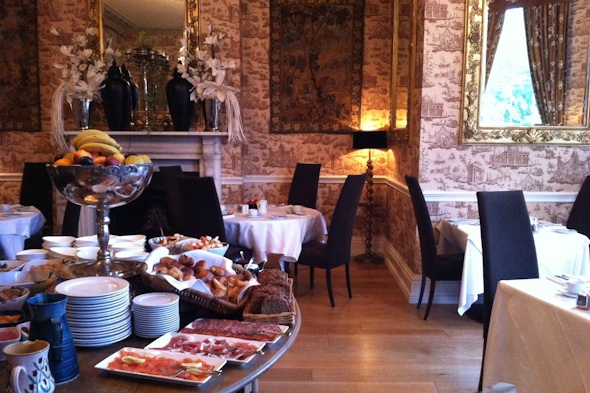 Breakfast Room in the Castle Durrow in Ireland I @SatuVW