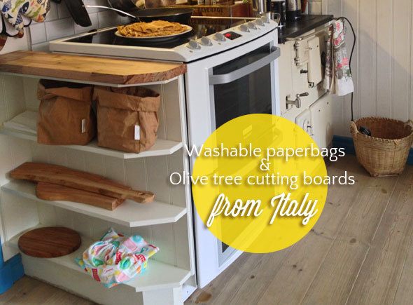 italy-souvenirs-in-kitchen