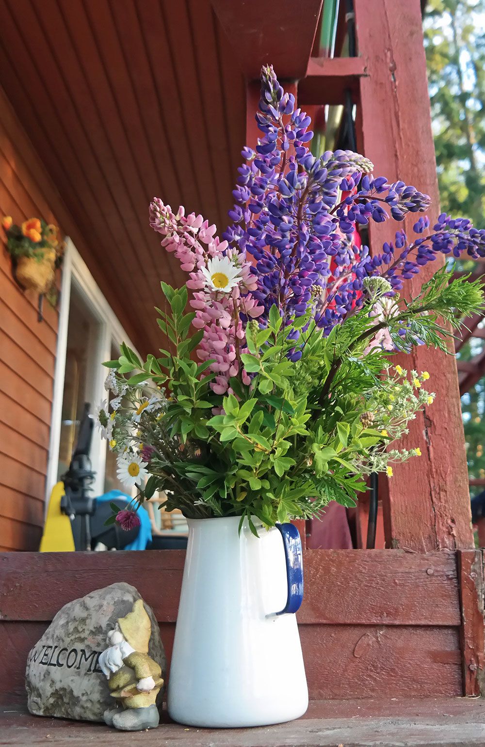Finnish summer cottage decorating: flowers from the forest. Travel photo by Katja Presnal | @skimbaco