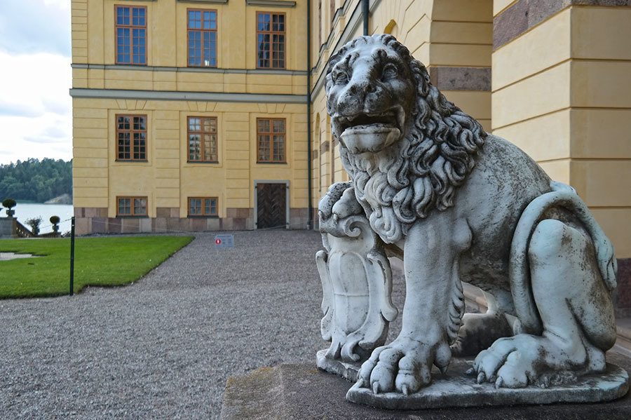 Drottningholm-Palace-lion
